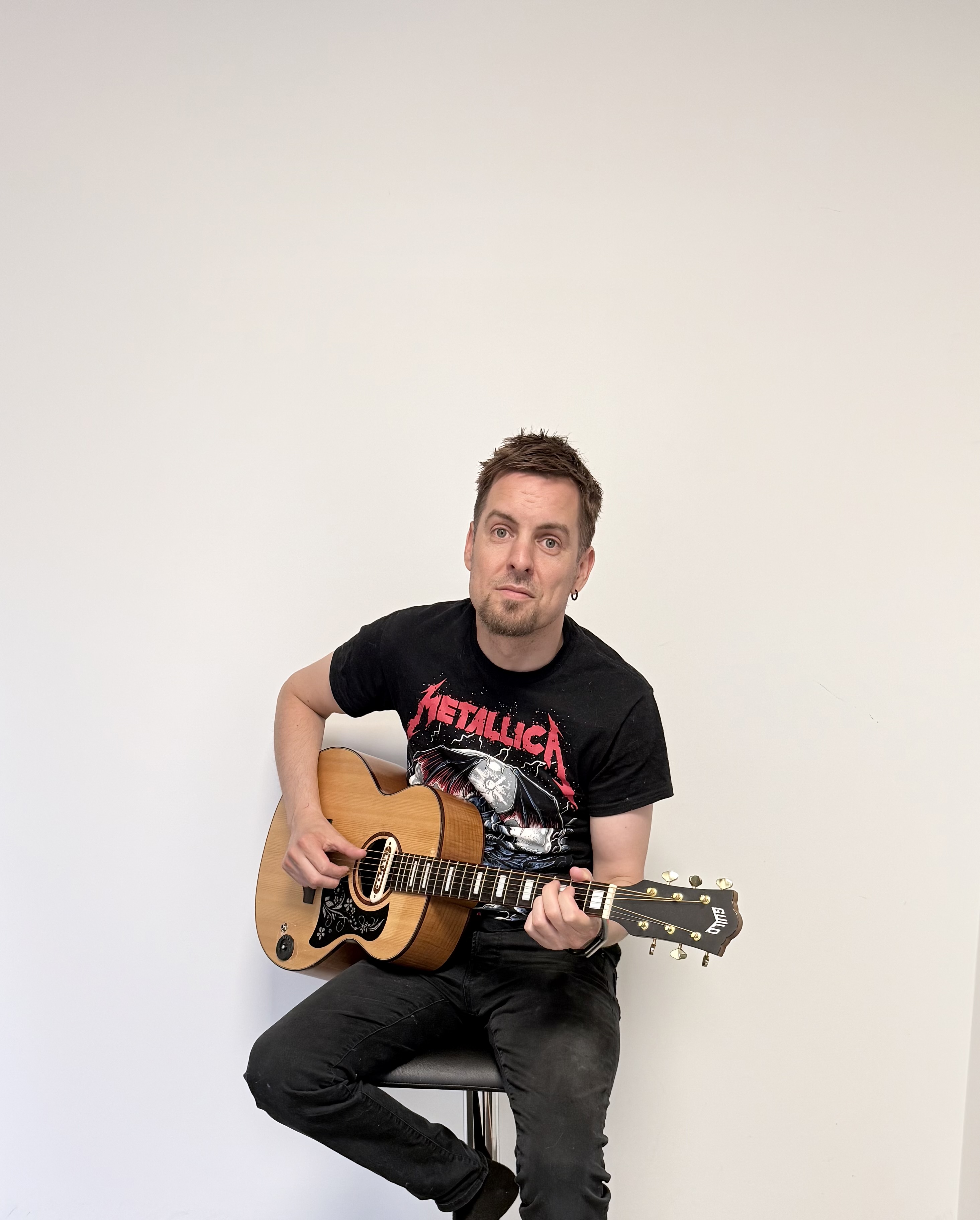Ronny Trubadur – trubadur med gitar